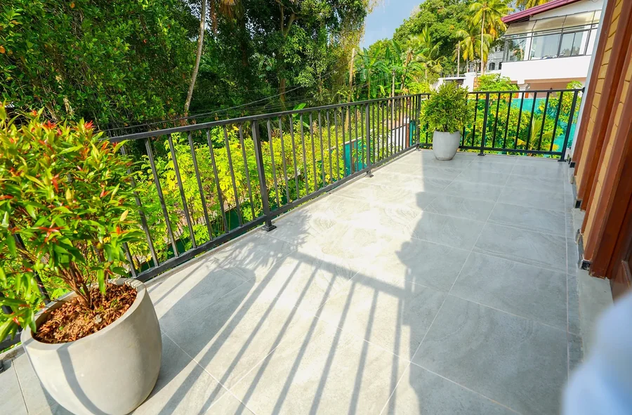 شرفة تطل على الحديقة الاستوائية — Syndeo Garden, هيكادوا